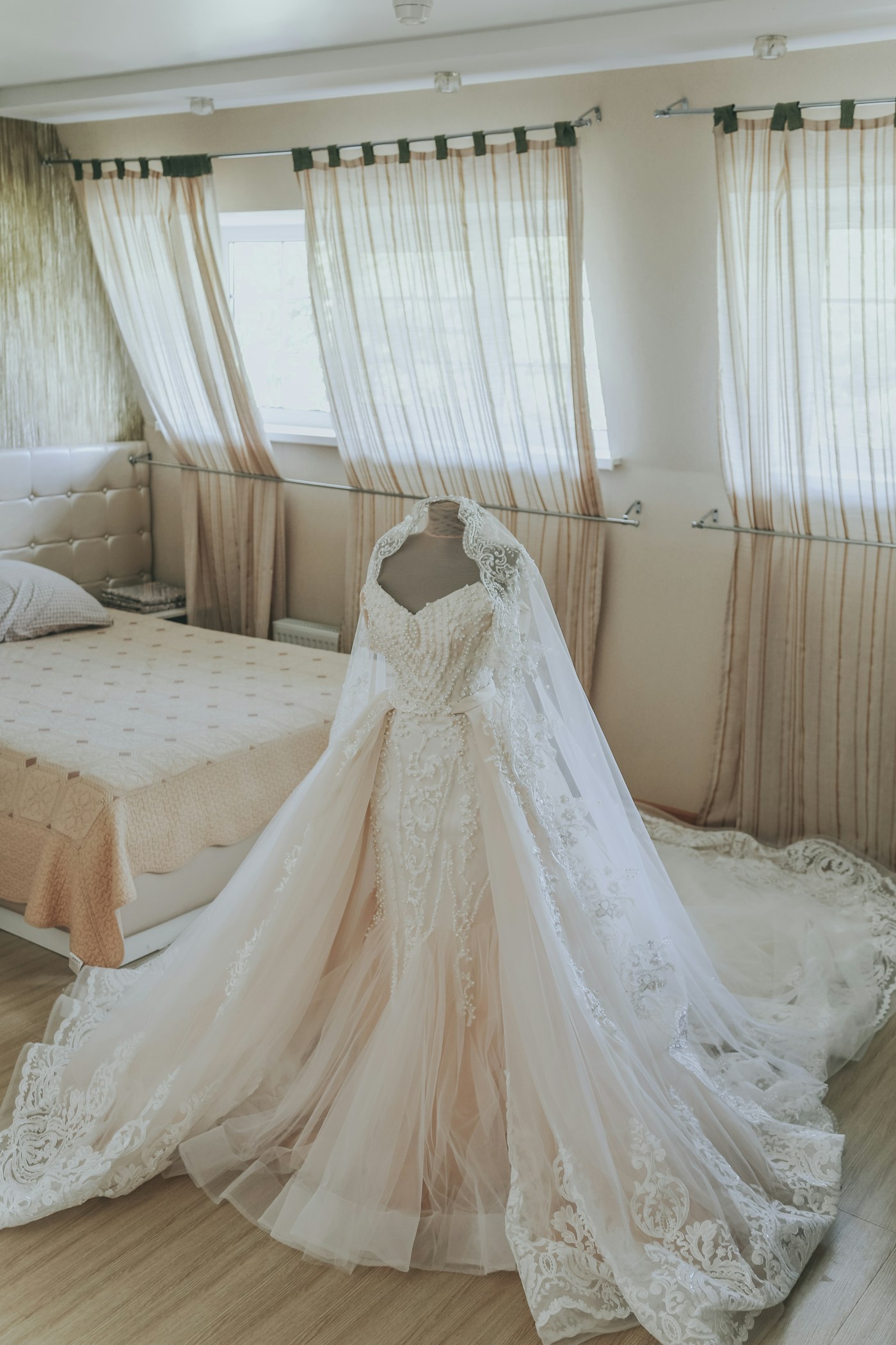 Wedding dress fabric and fine detailing